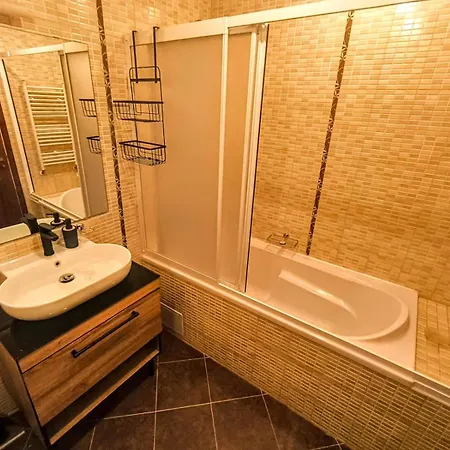 Deluxe King With Mountain View And Rilski شقة